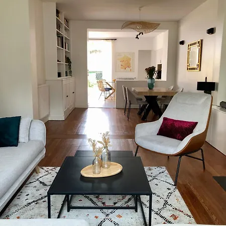 Maison Familiale Equipee, Centre-ville Holiday home Le Mans
